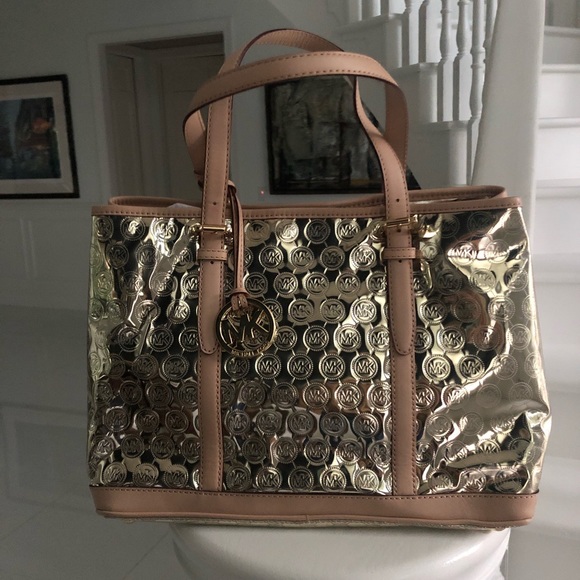 Michael Kors Handbags - Gold Michael Kors tote! NWOT Michael Kors Handbags - Gold Michael Kors tote! NWOT
